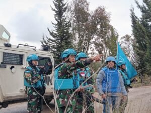 Satgas Indobatt XXIII-R Gelar Patroli Jalan Kaki di Lebanon Selatan untuk Jaga Stabilitas