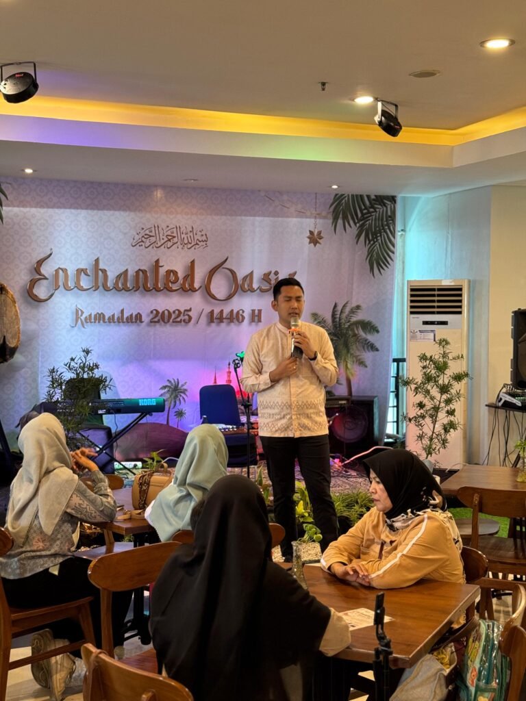 Hegar Sangku Lelana, selaku Hotel Manager, sebagai narasumber utama