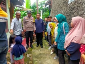 Bhabinkamtibmas dan Unsur Kecamatan Bekasi Barat Gelar Jumat Berkah di Jakasampurna