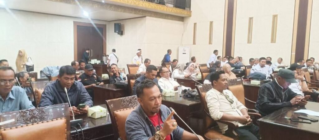 Ketua DPD LSM MAUNG Kalbar, Andri Mayudi, menyampaikan bahwa praktik pemotongan dana PIP ini bertentangan dengan hukum dan berpotensi masuk dalam kategori pungutan liar