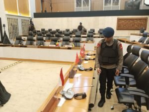 Brimob Polda Metro Jaya Siaga Penuh Amankan Konferensi ke-19 OKI di Gedung DPR RI