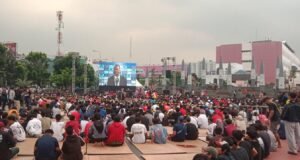 Warga Bekasi Padati Plaza Patriot Candrabhaga untuk Nobar Timnas Indonesia vs Jepang