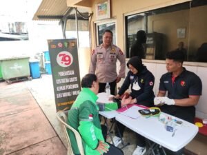 Peduli Ojol!  Satbrimob Polda Metro Jaya Gelar Cek Kesehatan Gratis di Tengah Kota Jakarta