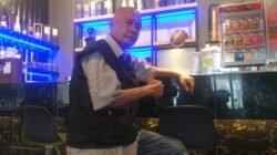 Polrestro Jakbar Razia Obat Tipe G Sukses, Robert Siagian: “Sayang! Rokok Ilegal dan Pijat Prostitusi Dibiarkan!”