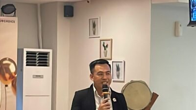 Hotel Manager Hotel 88 Mangga Besar 62, Aribowo Prasetyo, saat menyampaikan paparan program iftar Ramadan 2026 The Oasis Experience