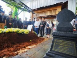 Kapolri Hadiri Pemakaman Eyang Meri Hoegeng, Tegaskan Pesan Integritas untuk Polri