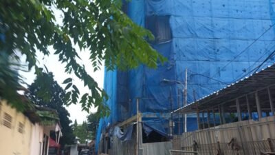 Warga Kelurahan Tomang Desak Penertiban Pembangunan Kost 8 Lantai Diduga Langgar PBG