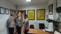 Tes Urine di Polsek Tambora, Wakapolres Soroti Pelayanan Publik dan Integritas Anggota