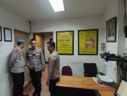 Tes Urine di Polsek Tambora, Wakapolres Soroti Pelayanan Publik dan Integritas Anggota