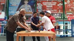 Petinju HS Boxing Camp Sunan Agung Amoragam Teken Kontrak Sabuk Emas di Pattimura International Big Fight 2026