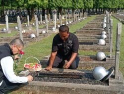 PWI Pokja Kepolisian Jakbar Gelar Aksi Bersih di TMP Kalibata