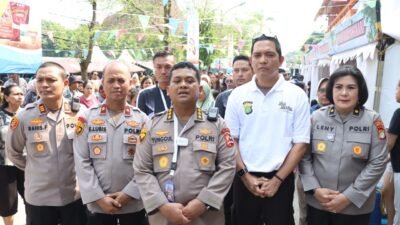 Ketua Koordinator Pasar Rakyat Jakarta Barat, Kombes Pol Tunggul, didampingi Wakapolres Metro Jakarta Barat AKBP Rezi Dharmawan, Kabag SDM Polres Metro Jakarta Barat Kompol Leny Winarti, serta Kapolsek Cengkareng AKP Rathis Fathlillah