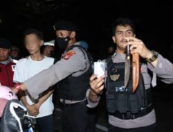 Polres Metro Jakarta Barat Sita Sabu dan Senjata Tajam Saat Patroli Mobile Dini Hari