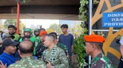 Massa Demo Bergerak dari DPR ke Slipi, Kodam Jaya Turun Bantu Polri Lakukan Penyekatan
