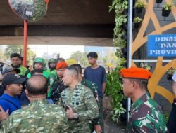 Massa Demo Bergerak dari DPR ke Slipi, Kodam Jaya Turun Bantu Polri Lakukan Penyekatan