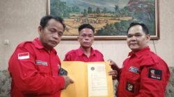 DPC Pemuda Batak Bersatu Jakarta Timur Serahkan SK Mandat PAC Matraman kepada Maradu Sijabat