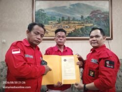 DPC Pemuda Batak Bersatu Jakarta Timur Serahkan SK Mandat PAC Matraman kepada Maradu Sijabat