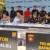 Oli Bekas Disulap Jadi “Oli Baru”, Polres Jakbar Bongkar Pabrik Palsu Skala Besar