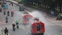 Kodam Jaya Kerahkan 147 Water Tank Bersihkan Debu Vulkanik di Sejumlah Wilayah