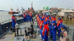 Polri Kerahkan 3 Kapal dan 2 Helikopter Cari 118 Korban KM Virgo Transport 8
