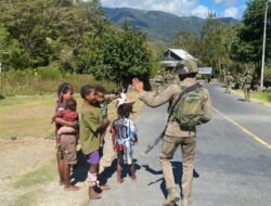 Patroli Humanis Satgas Damai Cartenz di Puncak Jaya, Warga: Kami Merasa Lebih Aman