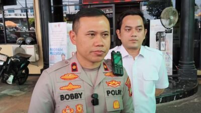 Kapolsek Metro Tamansari Kompol Bobby M. Zulfikar mengatakan polisi masih mendalami kemungkinan pelaku mengalami ketergantungan terhadap narkotika.