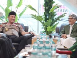 Kapolri Suyudi Ario Seto Silaturahmi dengan Rais Aam PBNU KH Miftachul Akhyar di Surabaya