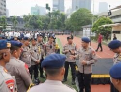 Kapolda Metro Jaya Komjen Pol Prof. Dr. Dadang Hartanto, Tekankan Pendekatan Humanis, Brimob Kawal Aksi di Sejumlah Titik Jakarta