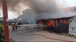 Empat Kios di Tangerang Ludes Terbakar, Api Diduga Berasal dari Tabung Gas Bocor