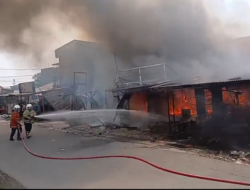 Empat Kios di Tangerang Ludes Terbakar, Api Diduga Berasal dari Tabung Gas Bocor