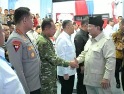 Panglima TNI dan Presiden Prabowo Saksikan Penyerahan Hasil Penertiban Kawasan Hutan Tahap Kedelapan