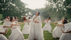 Yura Yunita Rilis “Pertiwi”, Lagu tentang Keberanian Bersuara Saat Tangan Masih Gemetar